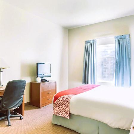 Oyo Townhouse Clute Lake Jackson Ngoại thất bức ảnh