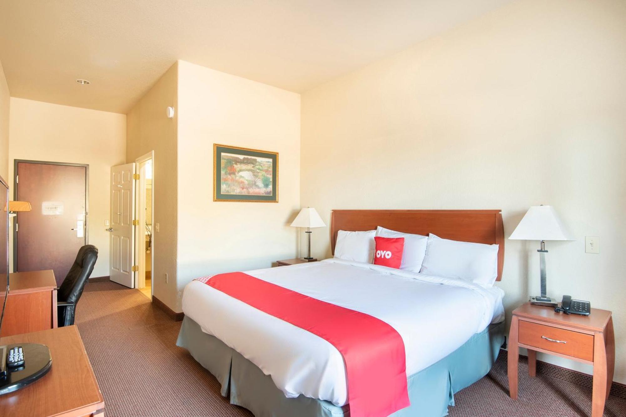 Oyo Townhouse Clute Lake Jackson Ngoại thất bức ảnh