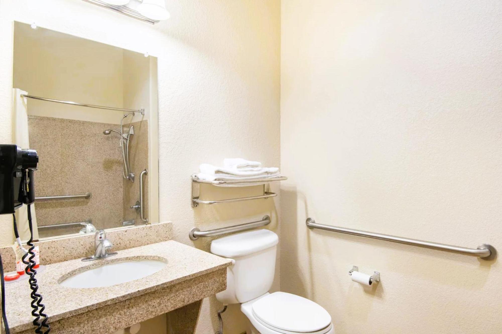 Oyo Townhouse Clute Lake Jackson Ngoại thất bức ảnh