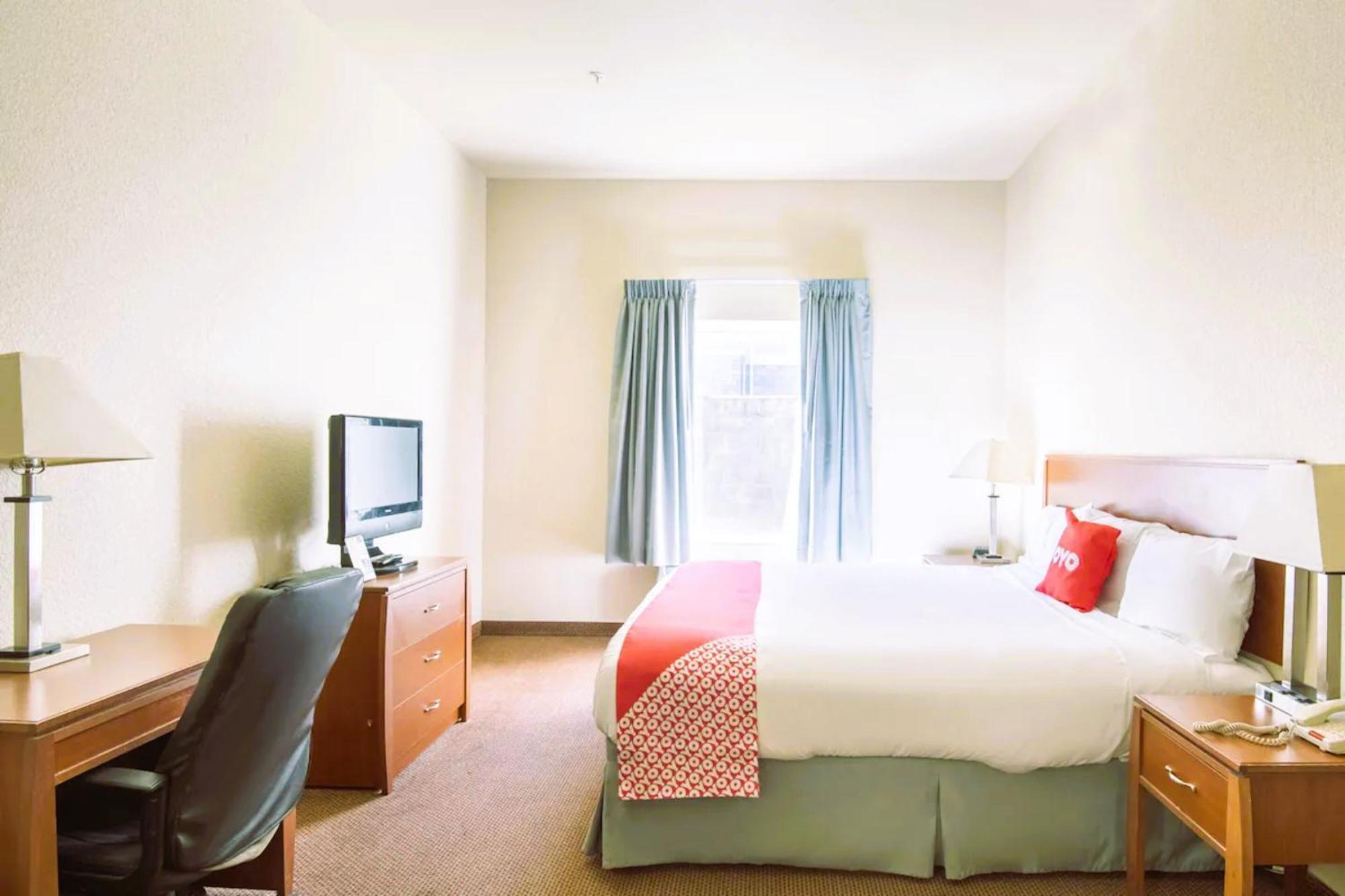 Oyo Townhouse Clute Lake Jackson Ngoại thất bức ảnh