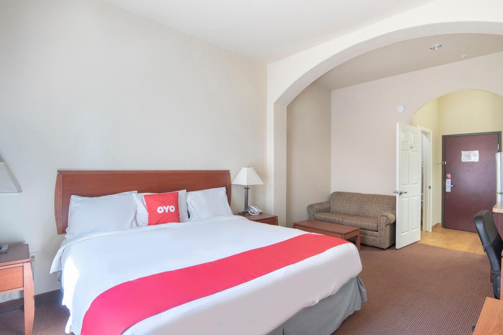 Oyo Townhouse Clute Lake Jackson Ngoại thất bức ảnh
