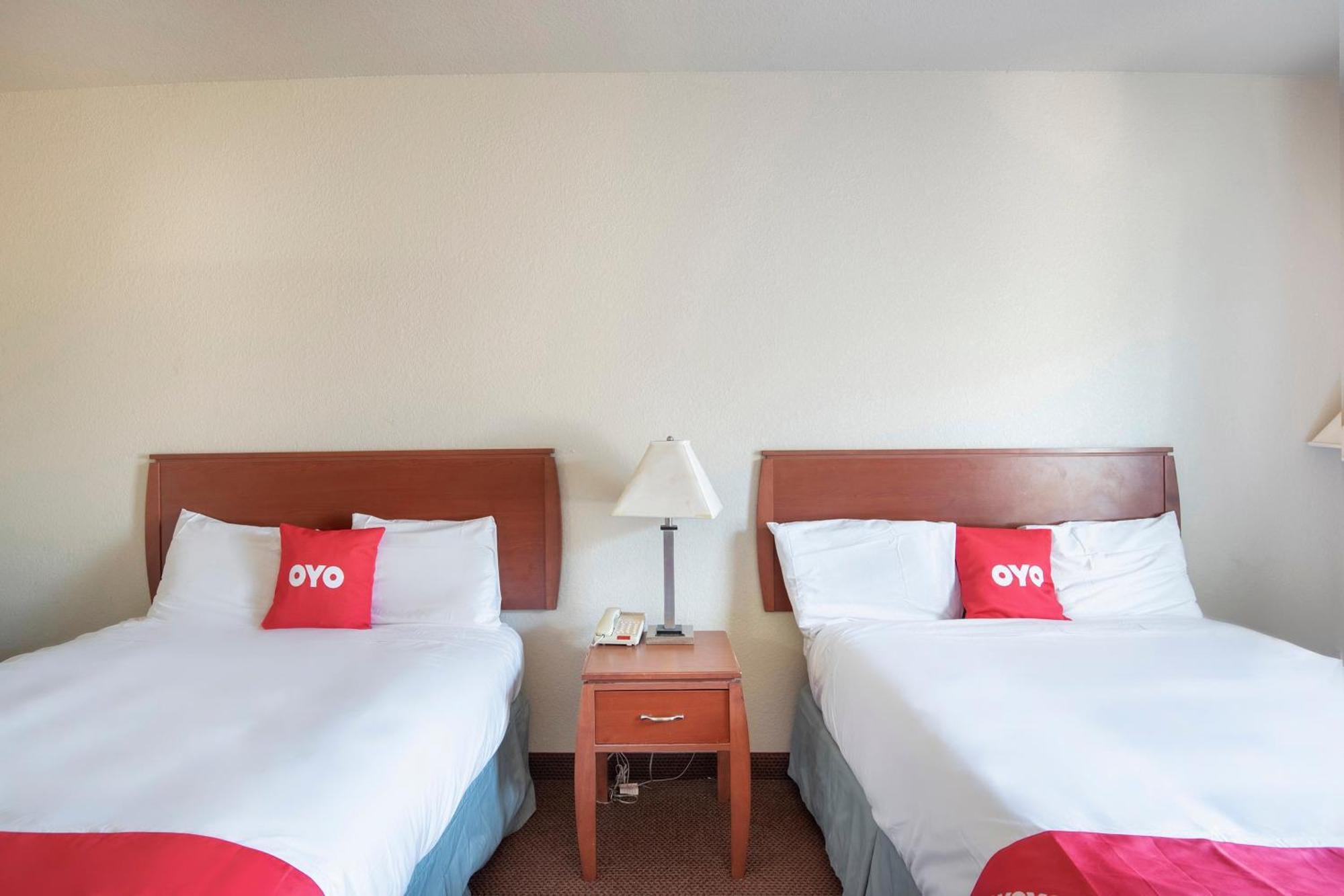 Oyo Townhouse Clute Lake Jackson Ngoại thất bức ảnh