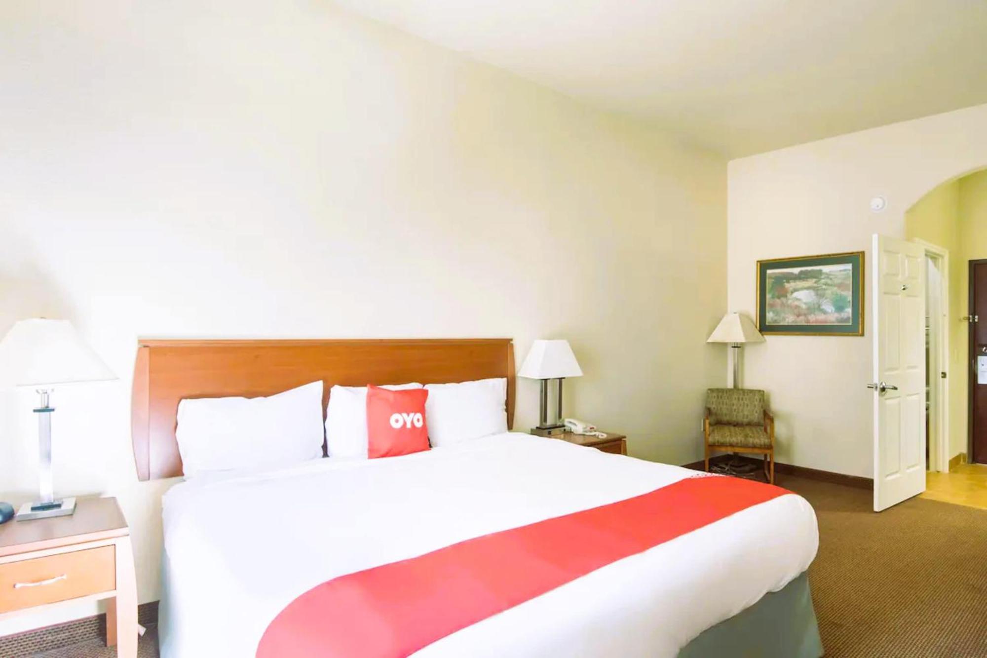 Oyo Townhouse Clute Lake Jackson Ngoại thất bức ảnh