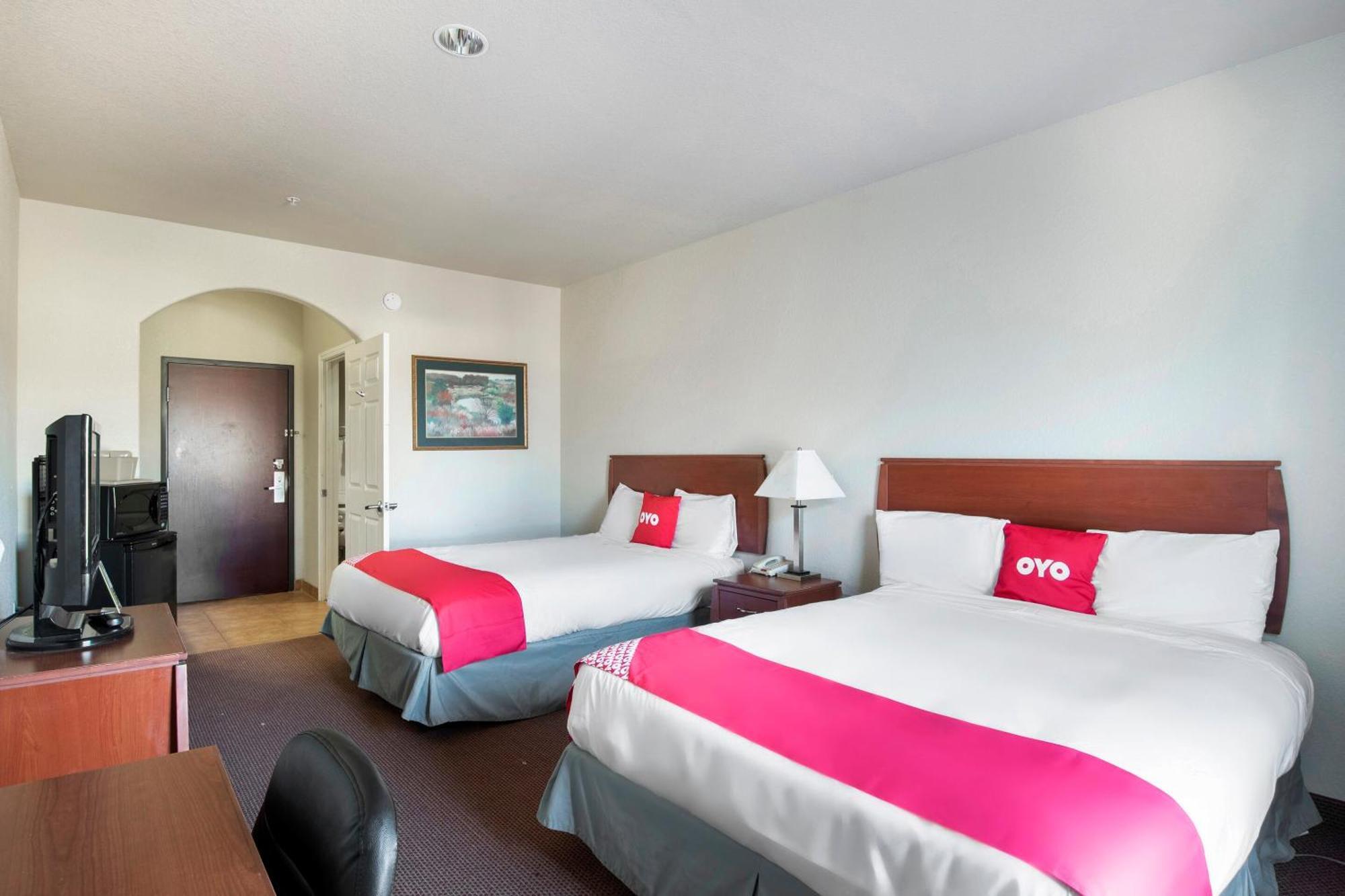 Oyo Townhouse Clute Lake Jackson Ngoại thất bức ảnh